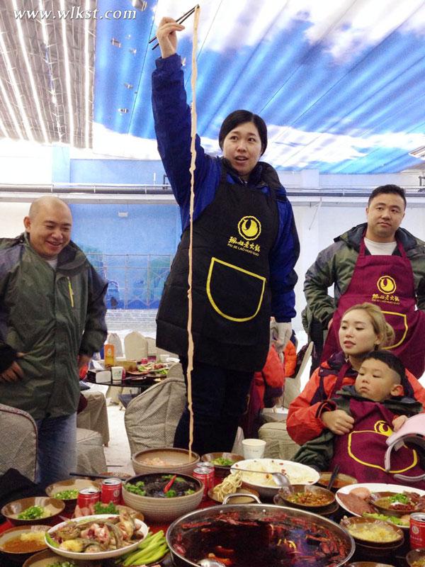 大吃一惊 牛人仙女山零下5℃吃火锅挑战冰火两重天