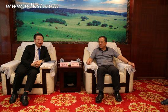 武隆县委书记何平：提档升级武隆澳网官方网站品质